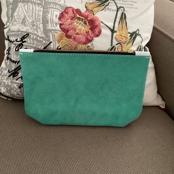 Green genuine suede zip clutch - New - Shrader Leather - Picture 2 of 5